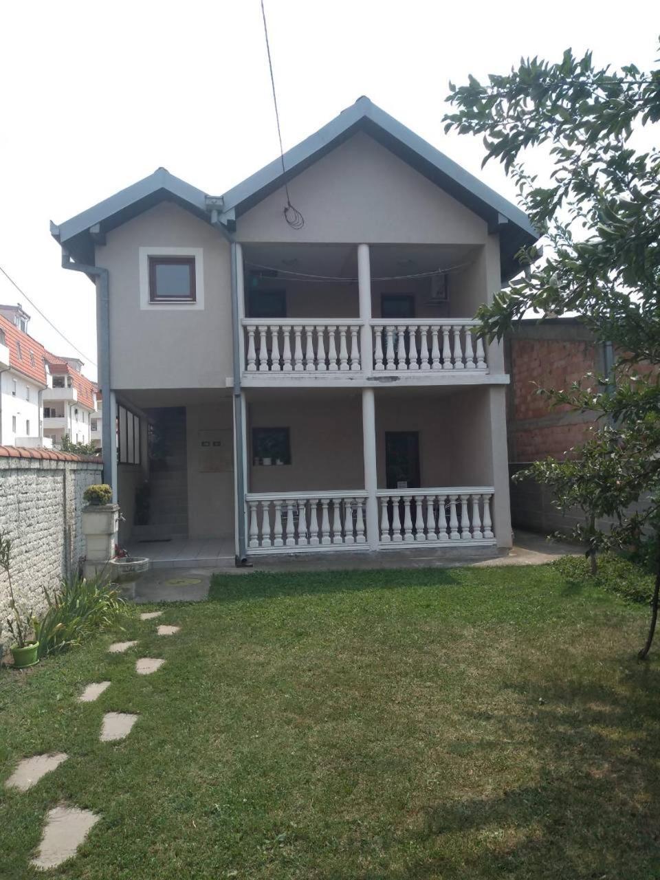 Plavi Apartman Airport Belgrad Exterior foto